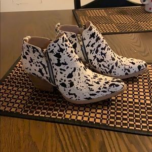 🔴SOLD🔴Cowhide Booties